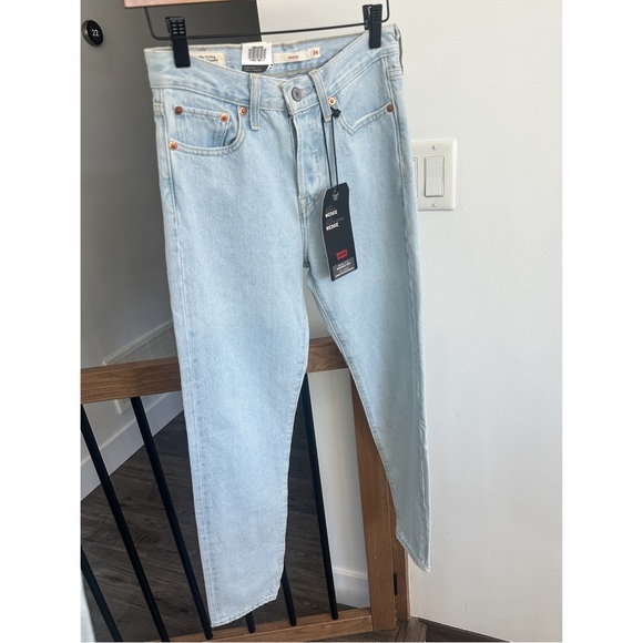 LEVI’S Wedgie Icon Jeans - Light Wash - Picture 8 of 13